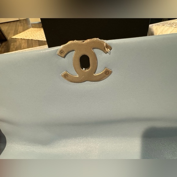 ❌ SOLD ❌ Chanel 19 Large ( 2021 )💲7️⃣0️⃣0️⃣0️⃣ - Picture 11 of 16